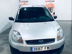 Gris / plata Usado 2007 Ford Fiesta Ambiente Utilitario | 3600 € (Precio justo)