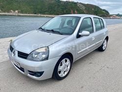 Gris / plata Usado 2007 Renault Clio II Campus Berlina | 3300 € (Precio justo)