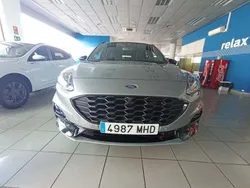 Plateado Usado 2023 Ford Kuga ST-Line X SUV | 31.900 € (Caro)