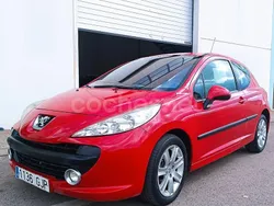 Rojo Usado 2008 Peugeot 207 Berlina | 3990 € (Precio justo)
