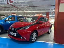 Rojo Usado 2016 Toyota Aygo X-play Utilitario | 9990 € (Precio justo)