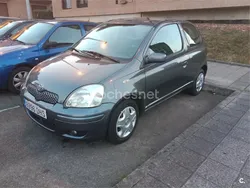 Gris / plata Usado 2005 Toyota Yaris Berlina | 3900 € (Precio justo)