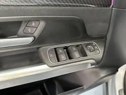Gris Usado 2022 Mercedes GLB200 SUV | 37.500 € (Un poco caro)