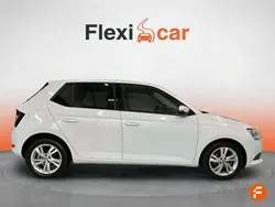 Blanco Usado 2021 Skoda Fabia Ambition Utilitario | 9990 € (Super precio)