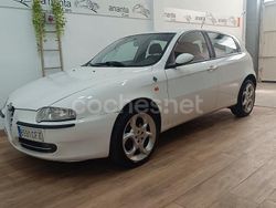 Blanco Usado 2003 Alfa Romeo 147 Distinctive Utilitario | 2990 €