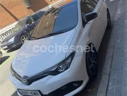 Blanco Usado 2018 Toyota Auris Hybrid Business Edition Berlina | 17.000 € (Caro)