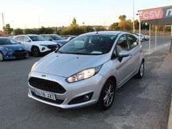 Gris / plata Usado 2017 Ford Fiesta Trend Utilitario | 8850 € (Precio justo)