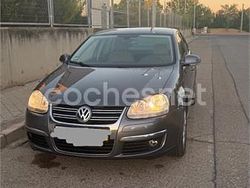 Gris / plata Usado 2008 VW Jetta Trendline Berlina | 5800 € (Precio justo)