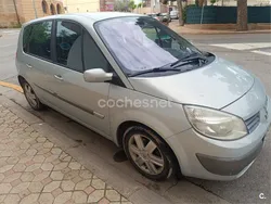 Gris / plata Usado 2004 Renault Scénic II Authentique Monovolumen | 2500 € (Precio justo)