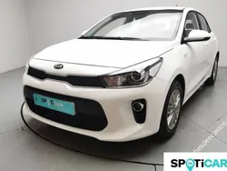 Blanco Usado 2018 Kia Rio Berlina | 13.900 € (Caro)