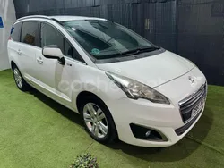 Blanco Usado 2015 Peugeot 5008 Active Monovolumen | 8500 € (Precio justo)