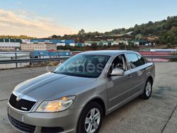 Gris / plata Usado 2011 Skoda Octavia Ambition Berlina | 8999 € (Caro)