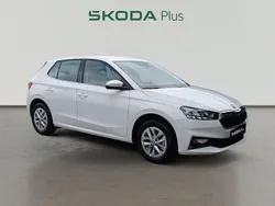 Blanco Usado 2024 Skoda Fabia Ambition Utilitario | 19.290 € (Precio justo)