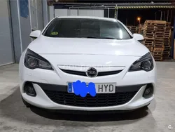 Blanco Usado 2014 Opel Astra GTC Berlina | 9000 €