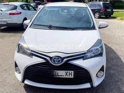 Blanco Usado 2015 Toyota Yaris Hybrid Active Berlina | 9600 € (Super precio)