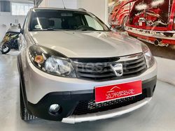 Gris / plata Usado 2011 Dacia Sandero Stepway Berlina | 5900 € (Precio justo)