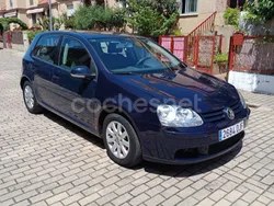 Azul Usado 2005 VW Golf IV Conceptline Berlina | 4500 € (Precio justo)