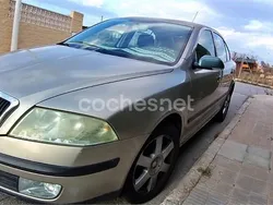 Beige Usado 2005 Skoda Octavia Berlina | 3000 € (Precio justo)