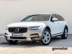 Blanco ice white Usado 2018 Volvo V90 CC Pro Familiar | 33.990 € (Precio justo)