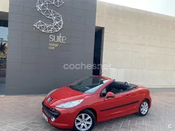 Rojo Usado 2009 Peugeot 207 CC Descapotable | 6500 € (Precio justo)
