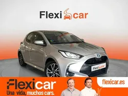 Gris Usado 2022 Toyota Yaris Hybrid Style Berlina | 19.990 € (Precio justo)