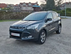 Gris / plata Usado 2015 Ford Kuga Trend SUV | 13.700 € (Precio justo)
