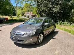 Gris / plata Usado 2011 Opel Astra Enjoy Berlina | 6000 € (Un poco caro)
