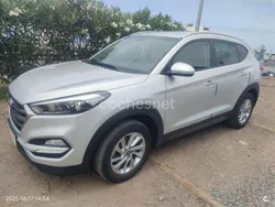 Gris / plata Usado 2016 Hyundai Tucson SUV | 14.500 € (Precio justo)
