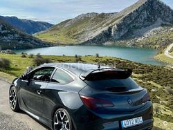 Negro Usado 2012 Opel Astra GTC OPC Berlina | 19.450 €