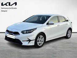 Blanco Usado 2024 Kia Ceed Berlina | 20.350 € (Precio justo)
