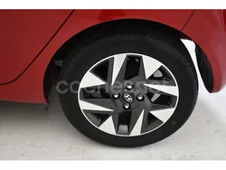 Dragon red (mica) Usado 2024 Hyundai i10 Utilitario | 13.990 € (Precio justo)