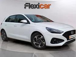 Blanco Usado 2024 Hyundai i30 Berlina | 18.690 € (Precio justo)