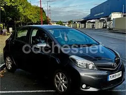 Gris / plata Usado 2011 Toyota Yaris Active Berlina | 8500 € (Caro)