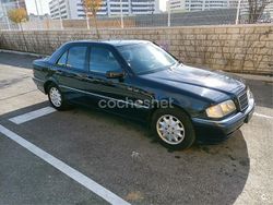 Negro Usado 1999 Mercedes C180 Elegance Berlina | 5500 €