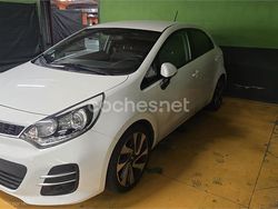Blanco Usado 2016 Kia Rio Berlina | 11.200 € (Caro)