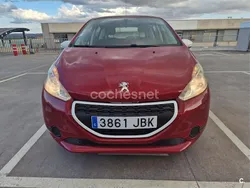Granate Usado 2014 Peugeot 208 Utilitario | 5850 € (Buen precio)