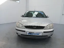 Gris / plata Usado 2002 Ford Mondeo Trend Berlina | 2500 € (Precio justo)