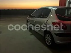 Gris / plata Usado 2001 Peugeot 206 Berlina | 1600 € (Buen precio)