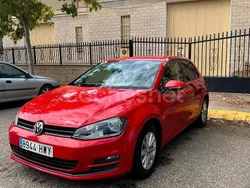 Rojo Usado 2014 VW Golf VII Advance Berlina | 8300 € (Buen precio)