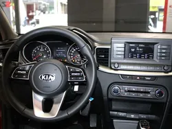 Rojo Usado 2023 Kia Ceed | 21.500 € (Precio justo)