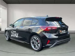 Negro Usado 2024 Ford Focus ST-Line X Berlina | 22.900 € (Precio justo)