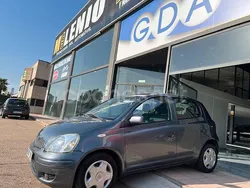 Gris / plata Usado 2005 Toyota Yaris Sol Berlina | 5999 € (Precio justo)