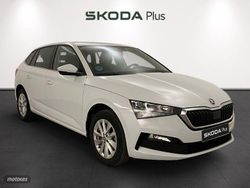 Blanco Usado 2024 Skoda Scala Selection Utilitario | 18.500 € (Precio justo)