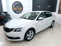 Blanco Usado 2019 Skoda Octavia Ambition Berlina | 10.000 € (Buen precio)