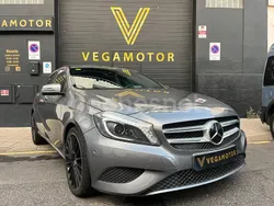 Gris / plata Usado 2013 Mercedes A250 Urban Berlina | 15.990 €