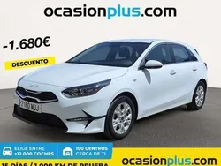 Blanco Usado 2023 Kia Ceed Utilitario | 16.810 € (Buen precio)