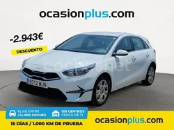 Blanco Usado 2023 Kia Ceed Berlina | 17.490 € (Precio justo)