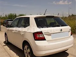 Blanco Usado 2016 Skoda Fabia Berlina | 9900 € (Precio justo)