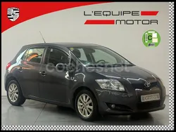 Gris / plata Usado 2007 Toyota Auris Luna Berlina | 7990 € (Precio justo)
