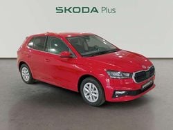 Rojo Usado 2024 Skoda Fabia Selection Utilitario | 17.190 € (Super precio)